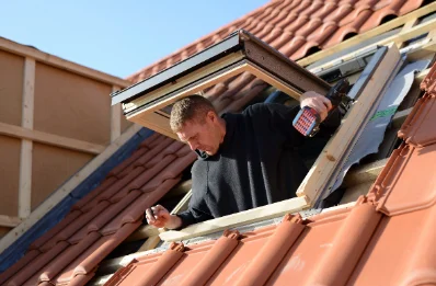 Pose de fenêtres de toit Velux à Foye-Monjault
